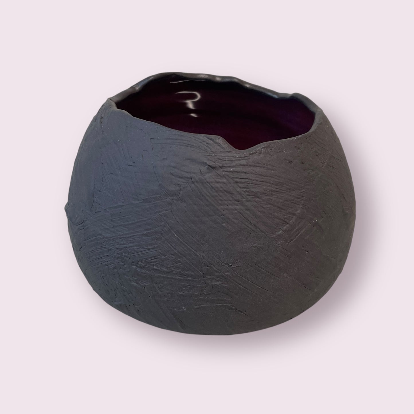Black and purple bowl - Marianne van Roij