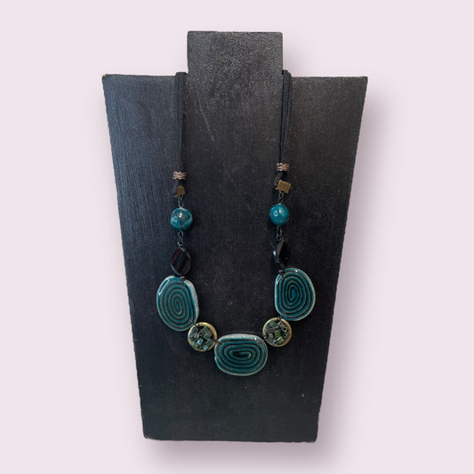 Necklace 'Licorice Swirl' - Vonniques Bijoux