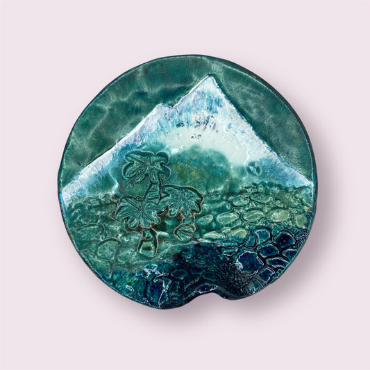 Taranaki plate medium - LJH Pottery