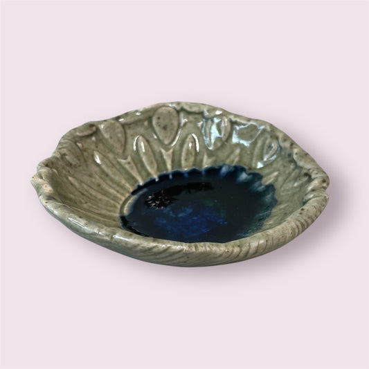 Glass dish - Robyn Smaller
