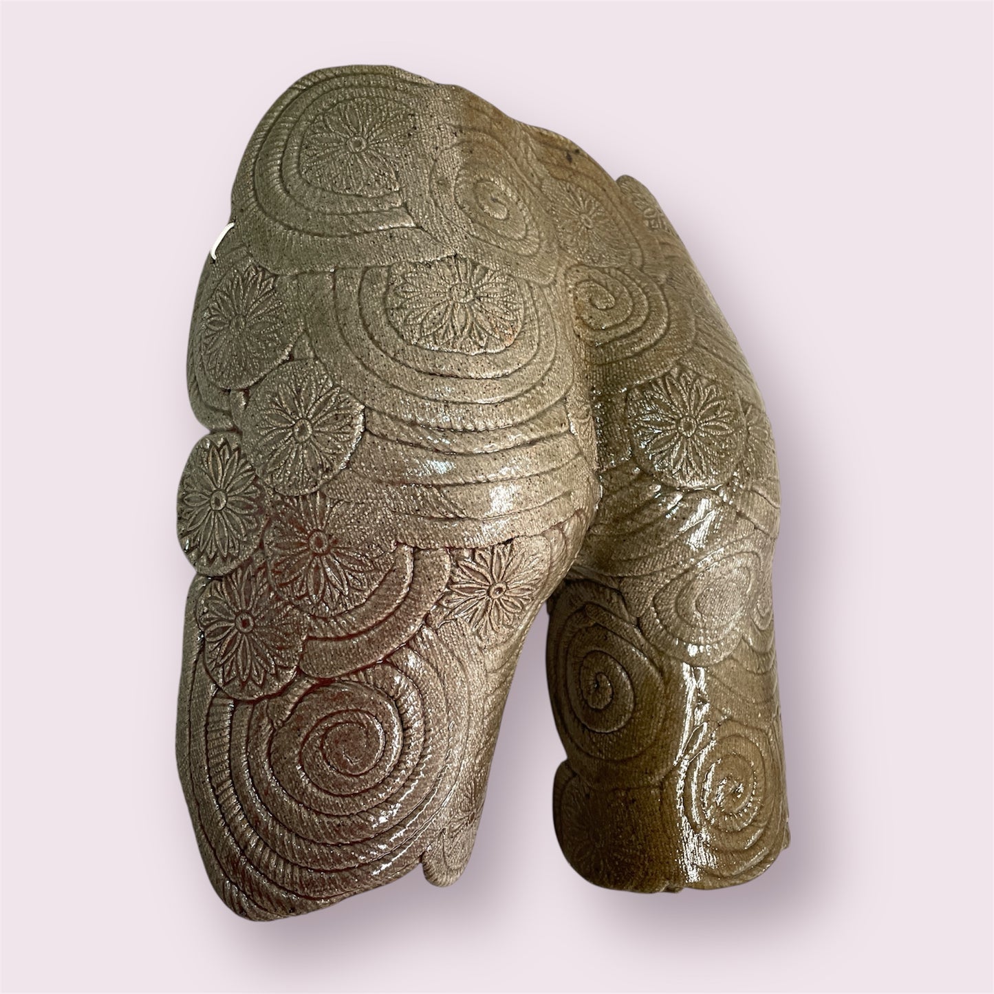 Beaut buttock - Robyn Smaller