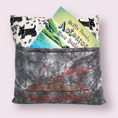 Reading cushion 'Black and white dogs' - Dorothy Smith