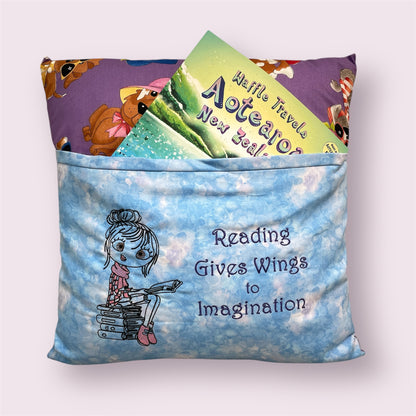 Reading cushion 'Cartoon dogs' - Dorothy Smith