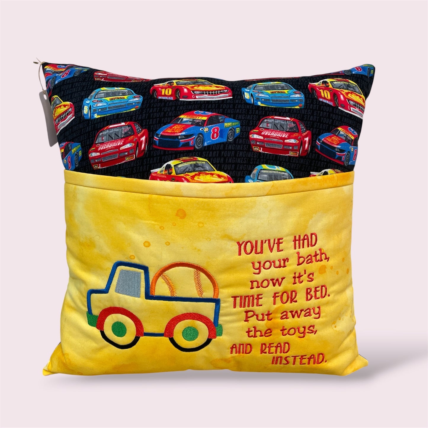 Reading cushion 'Cars' - Dorothy Smith