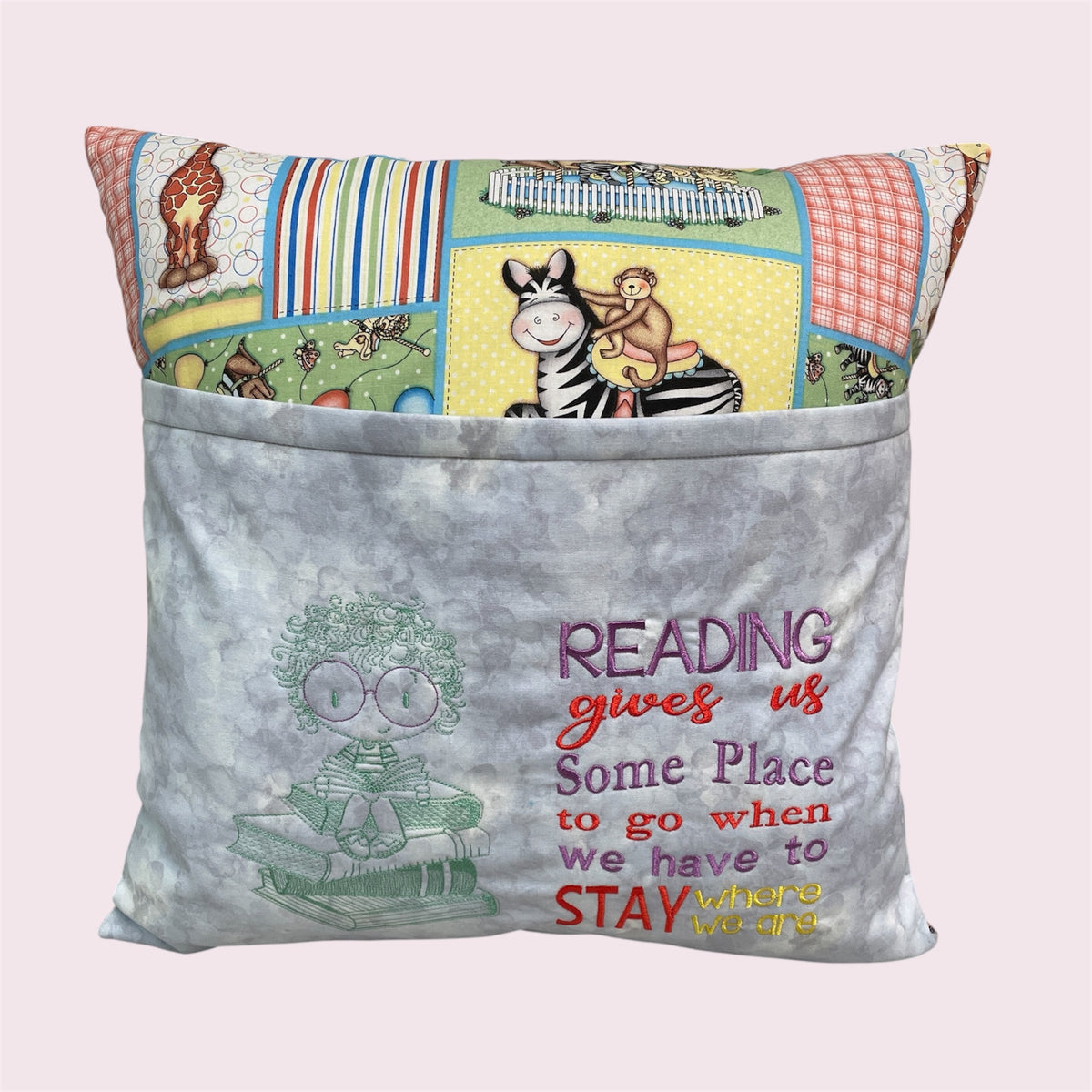 Reading cushion 'Zoo' - Dorothy Smith
